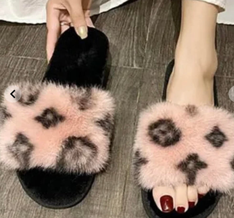 Monogram fluffy slippers